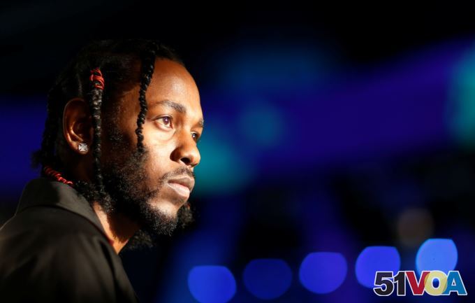 Musician Kendrick Lamar arrives at the 2017 MTV Video Music Awards in Inglewood, California, U.S., August 27, 2017. REUTERS