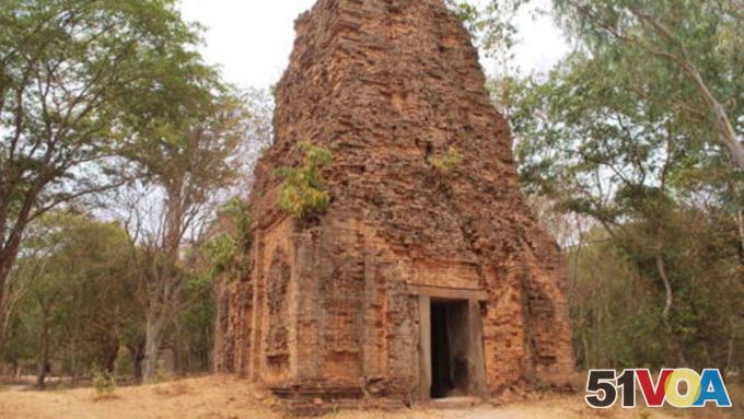 Sambor Prei Kuk Archaeological Site representing the Cultural Landscape of Ancient Ishanapura - Prasat N15 SE (So Sokun Theary)