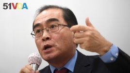 Thae Yong-ho, former North Korean deputy ambassador to Britain who defected to South Korea, speaks during a press conference to support Cho Seong Gil, a North Korean diplomat in Italy seeking asylum, in Seoul on January 9, 2019. 