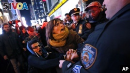 US Police Officials Examine Use of Force Rules