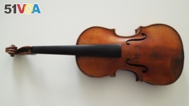 The Ames Stradivarius which belonged to renowned violinist Roman Totenberg.