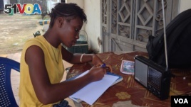 Ebola Forces Sierra Leone Students to Learn by Radio