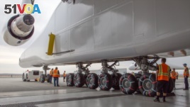To support its huge size and weight, Stratolaunch has 28 wheels. (Stratolaunch Systems)