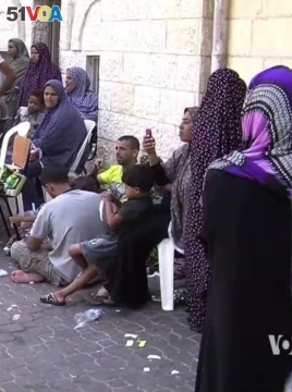 Hundreds of Displaced Palestinians Shelter in Gaza Church