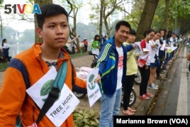Hundreds in Hanoi Protest Tree Cutting 