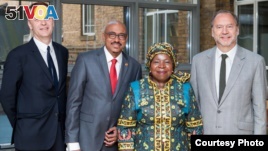Richard Horton, Editor, The Lancet; UNAIDS Executive Director Michel Sidib<I>&#</I>233;; Nkosazana Dlamini Zuma, Chairperson, African Union Commission; and Peter Piot, Director, London School of Hygiene and Tropical Medicine. London, United Kingdom, June 25, 2015. They took part in launch of UNAIDS / Lancet Commission report. Credit: UNAIDS/RowanGeorgeFarrell
