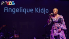 Singer Angelique Kidjo performs on stage at the Etisalat Prize for Literature award ceremony in Lagos March 15, 2015. (REUTERS/Akintunde Akinleye)