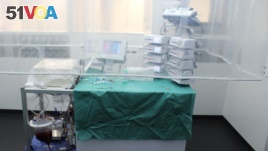 The perfusion machine in operation. The donor liver is connected in the white container in the upper left. (Image: University Hospital Zurich/beamue)