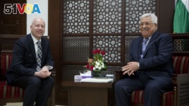 U.S. President Trump's peace process envoy Jason Greenblatt, left, meets with Palestinian President Mahmoud Abbas in Ramallah. (File)