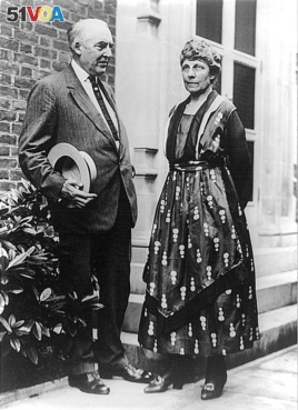 Florence Harding, pictured here with the president, was married briefly before and had a son. She and Warren Harding did not have any children together.
