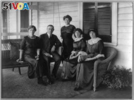 Woodrow Wilson with his wife Ellen and three daughters