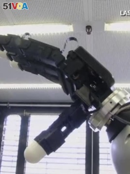 New Robotic Arm Can Grasp Moving Objects