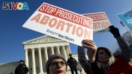 堕胎权利活动人士在美国最高法院前抗议（资料图）
