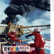 Red Adair fighting the Piper Alpha fire off the northeast coast of Scotland