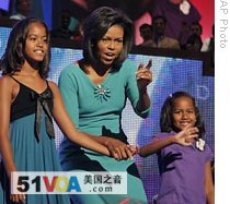 Michelle Obama with Malia and Sasha