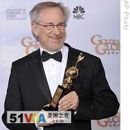 Steven Spielberg poses with the Cecil B. Demille Lifetime Achievement award at the 66th Annual Golden Globe Awards in Beverly Hills, California, 11 Jan 2009