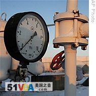 A gas pressure gauge is seen at a snow-covered transit point on the main pipeline from Russia in the village of Boyarka, near Kyiv, Ukraine, 06 Jan 2009