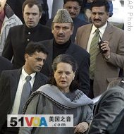 Sonia Gandhi Warns of 'Befitting Reply' to Attempts to Destroy Indian Unity
