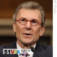 Health and Human Services Secretary-designate Tom Daschle delivers his opening remarks on Capitol Hill in Washington, 08 Jan 2009