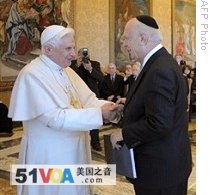 Pope Strongly Condemns Holocaust Deniers