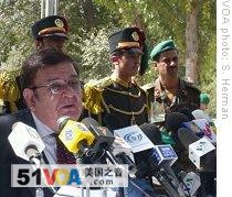 Afghan Defense Minister Abdul Rahim Wardak speaking at a news conference at Ministry of Defense in Kabul, Sunday, 05 Oct. 2008