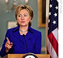 Clinton Says Bashir Will Be Held Responsible for Darfur Deaths