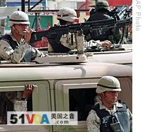 Mexican troops patrolling in Juarez, 25 Feb 2009