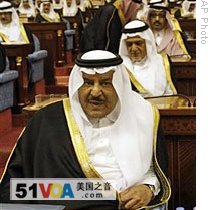 Saudi Interior Minister Prince Nayef bin Abdul Aziz al-Saud, listens to speech by King Abdullah bin Abdul Aziz al-Saud in Riyadh (File)
