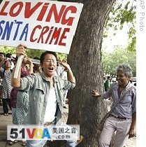 Indian Court Decriminalizes Gay Sex in New Delhi