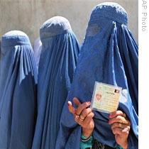 Afghan women line up to vote in Kabul
