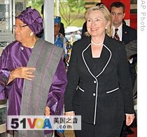 Clinton Says Liberia Making Progress in Fighting Corruption