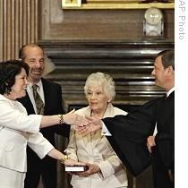 Sotomayor Sworn in as First Hispanic Supreme Court Justice