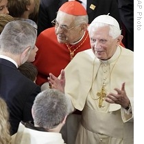 Pope Benedict Urges Czechs to Rediscover Christian Roots