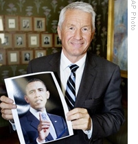 Chairman of the Norwegian Nobel Committee, Thorbjoern Jagland, holds a picture of US President Barack Obama, in Oslo, Norway, 09 Oct 2009