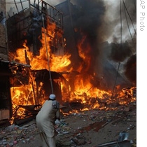 Car Bomb in Northwest Pakistan Kills 100