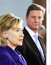 US Sec. of State Hillary Clinton (L) and German FM Guido Westerwelle (R) at joint a press conference in Berlin, 09 Nov 2009