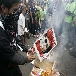Thousands of Indonesians Protest Corruption