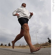 Two Studies Give a Lift to Running Barefoot